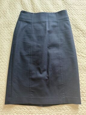 Ann Taylor Navy Blue Pencil Skirt – Size 4 – Classic Career Staple